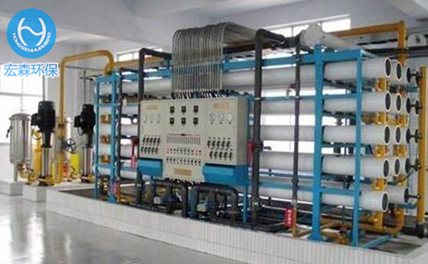 電去離子(Electrodeionization 簡稱EDI)是將電滲析膜分離技術與離子交換技術有機地結合起來的一種新的制備超純水(高純水)的技術，它利用電滲析過程中的極化現象對填充在淡水室中的離子交換樹脂進行電化學再生。